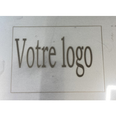 Gravure laser logo sur pièce acier